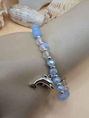 Periwinkle by Barlow Dolphin Charm Blue & White Beaded Stretch Bracelet NWT